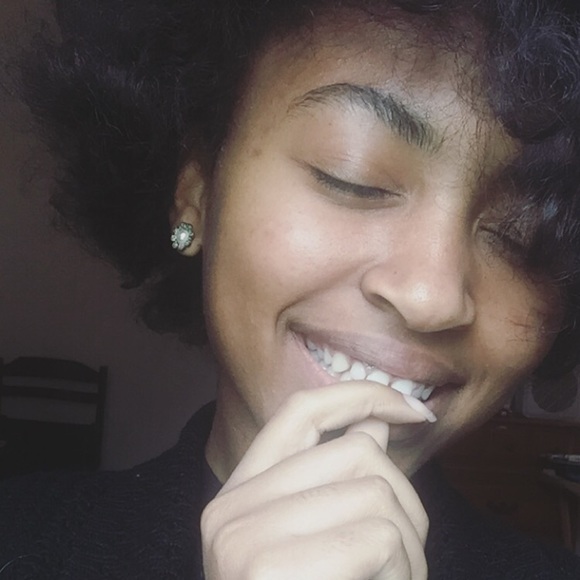 Meet your Posher, Amani - Picture 7 of 7